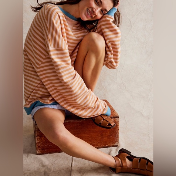 Closeout!▪️Free People Oversized Striped Pullover Sweatshirt in Latte Combo - Picture 3 of 9